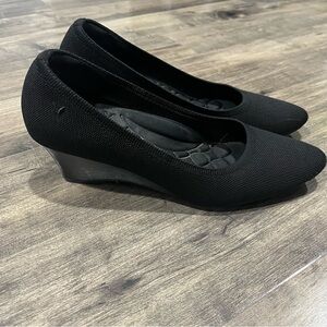 Elegant Black Wedge Shoes